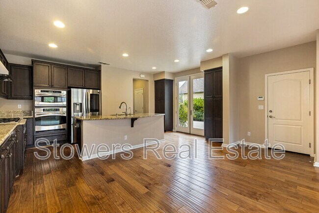 Building Photo - 2512 Piccadilly Cir