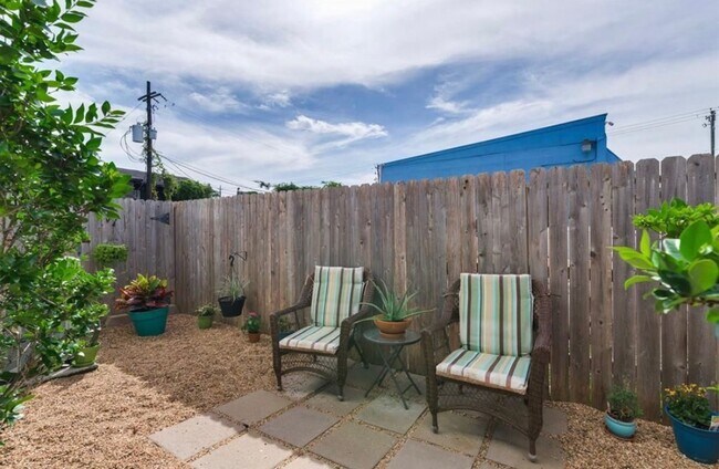 Building Photo - Immaculate 2-Story Urban Loft Townhome wit...