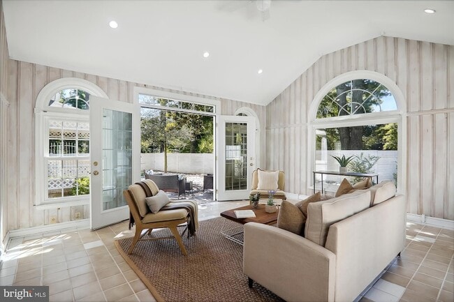 Building Photo - 5508 Dorset Ave