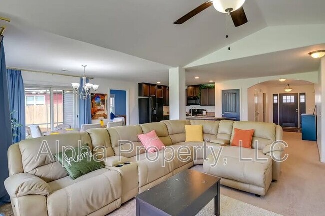 Building Photo - 9 Peggy Ct