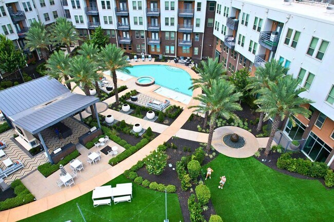 Building Photo - 23233 Western Centre Dr