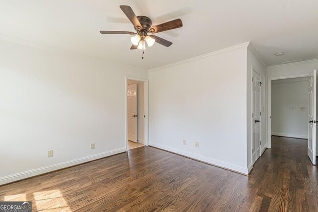 Building Photo - 1410 Eastland Rd SE