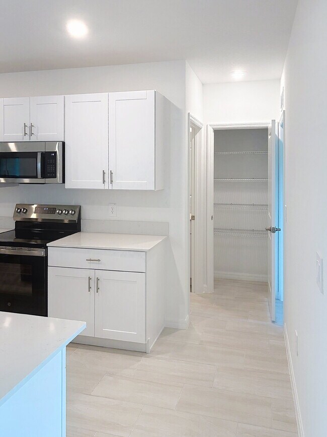 Building Photo - 8438 Blue Wave Ln E