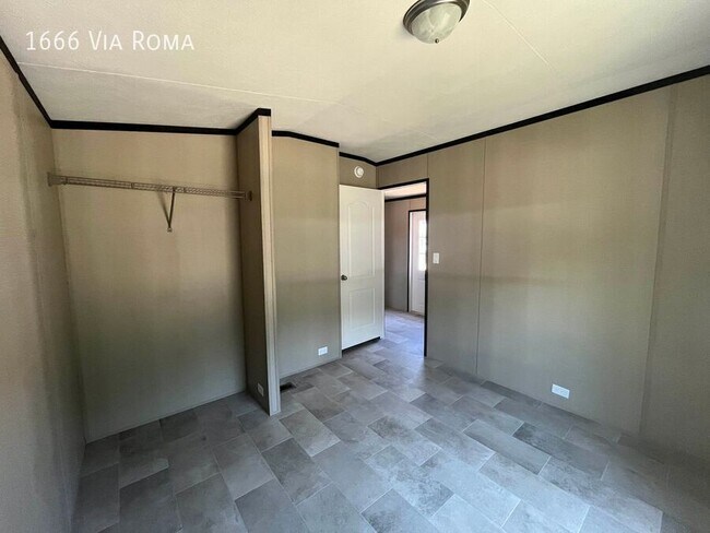 Building Photo - 1666 Via Roma Dr