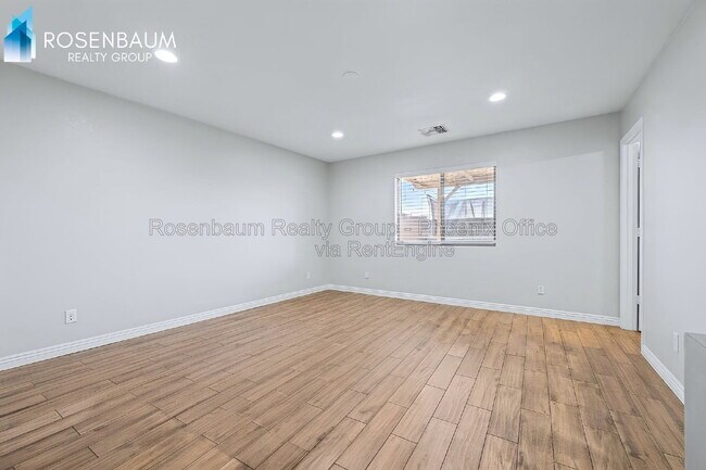 Building Photo - 45047 Bahia Dr