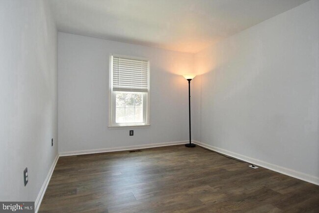 Building Photo - 10451 Malone Ct