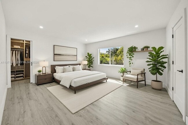 Building Photo - 3166 Royal Palm Ave