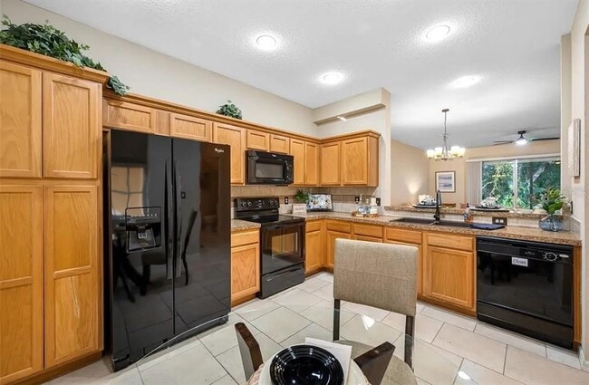 Building Photo - 510 Spring Lake Cir