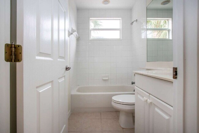 Building Photo - 7117 Strand Cir