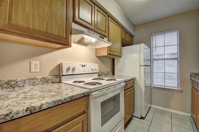 Building Photo - 1912 Bernice St