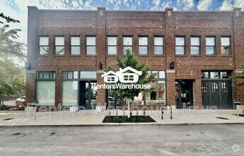 Building Photo - 1417 E Walnut St