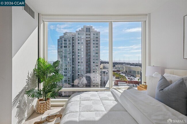 Building Photo - 401 Harrison St