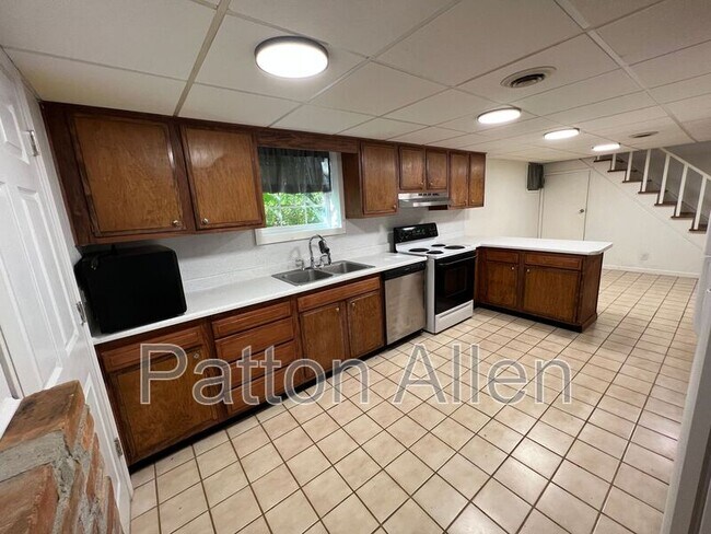 Building Photo - 120 Cedar Hill Rd