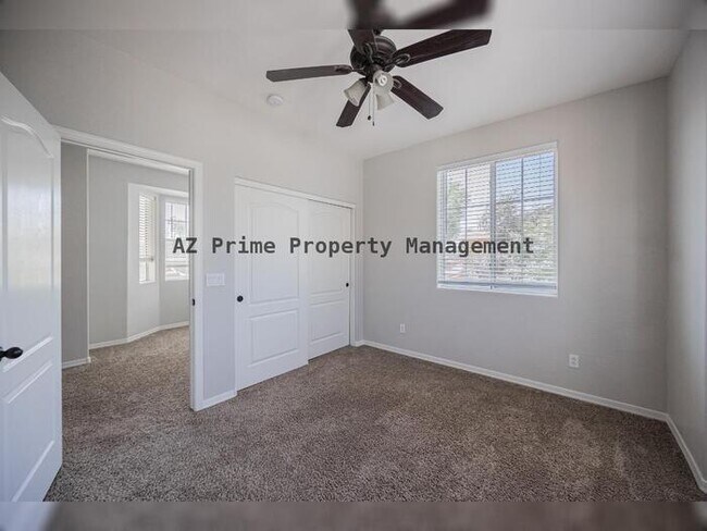 Building Photo - 7422 S 27th Way