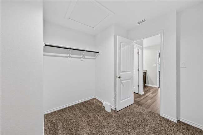 Building Photo - 8133 Cattlemen Dr