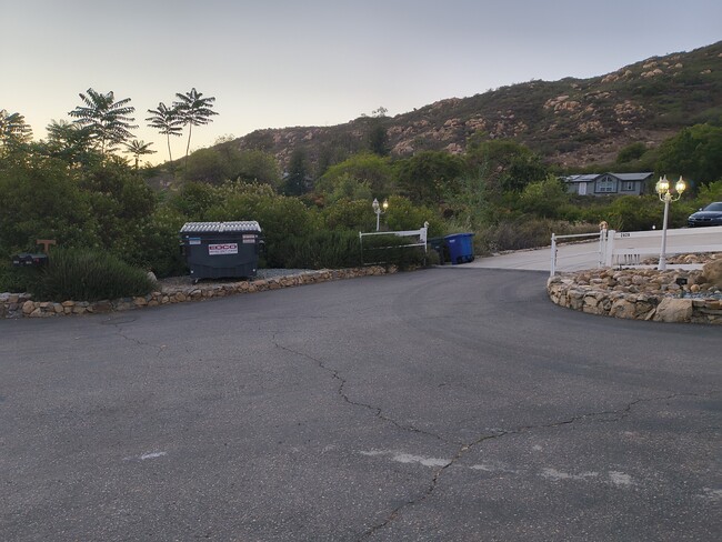 Building Photo - 2828 La Cresta Rd