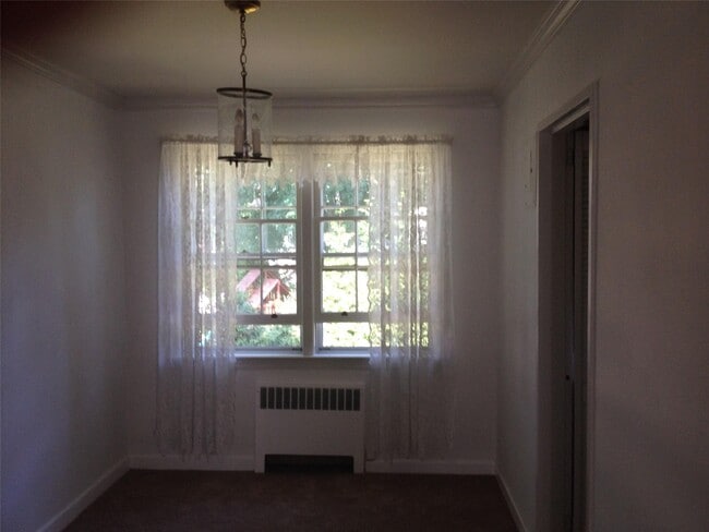 Building Photo - 293 Manville Rd