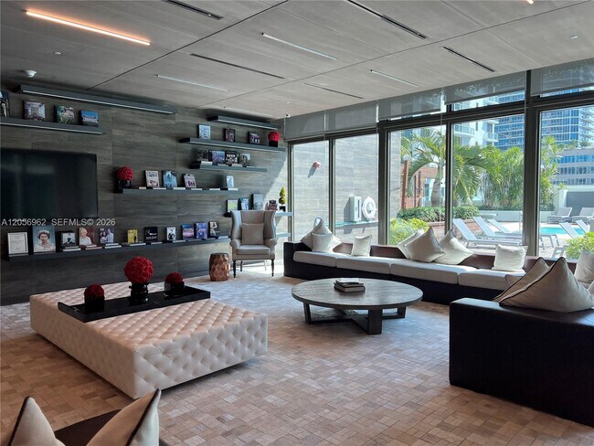 Building Photo - 1080 Brickell Ave