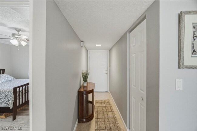 Building Photo - 1010 Manatee Rd