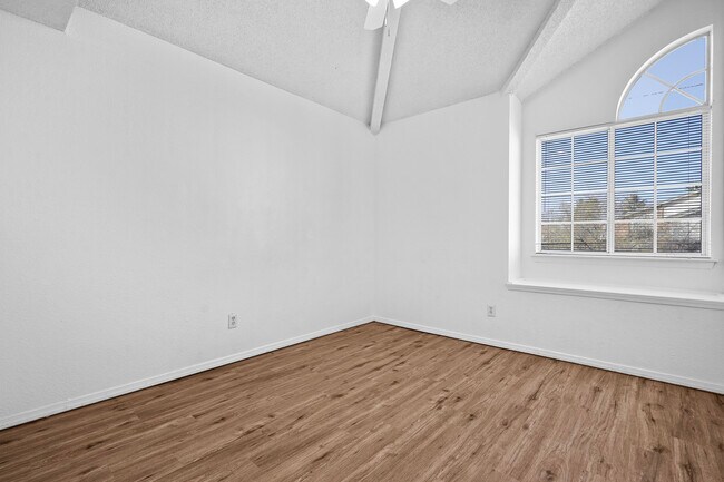 Building Photo - 6780 Dakota Ridge Dr