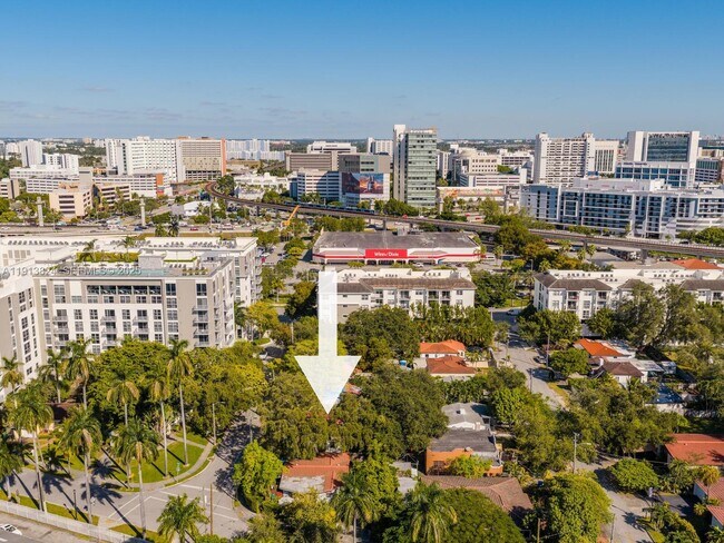 Building Photo - 1009 NW 11th Ct