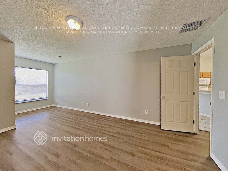 Building Photo - 713 Pasteur Ln
