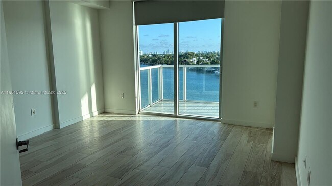 Building Photo - 6700 Indian Creek Dr