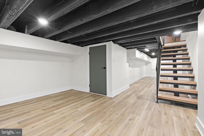 Building Photo - 2308 Christian St