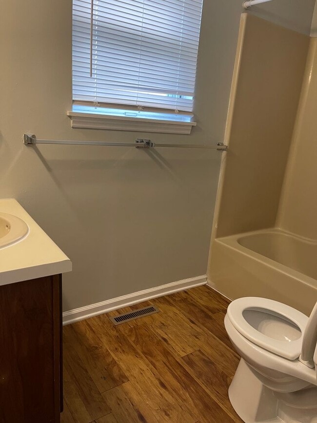 Building Photo - Duplex for Rent