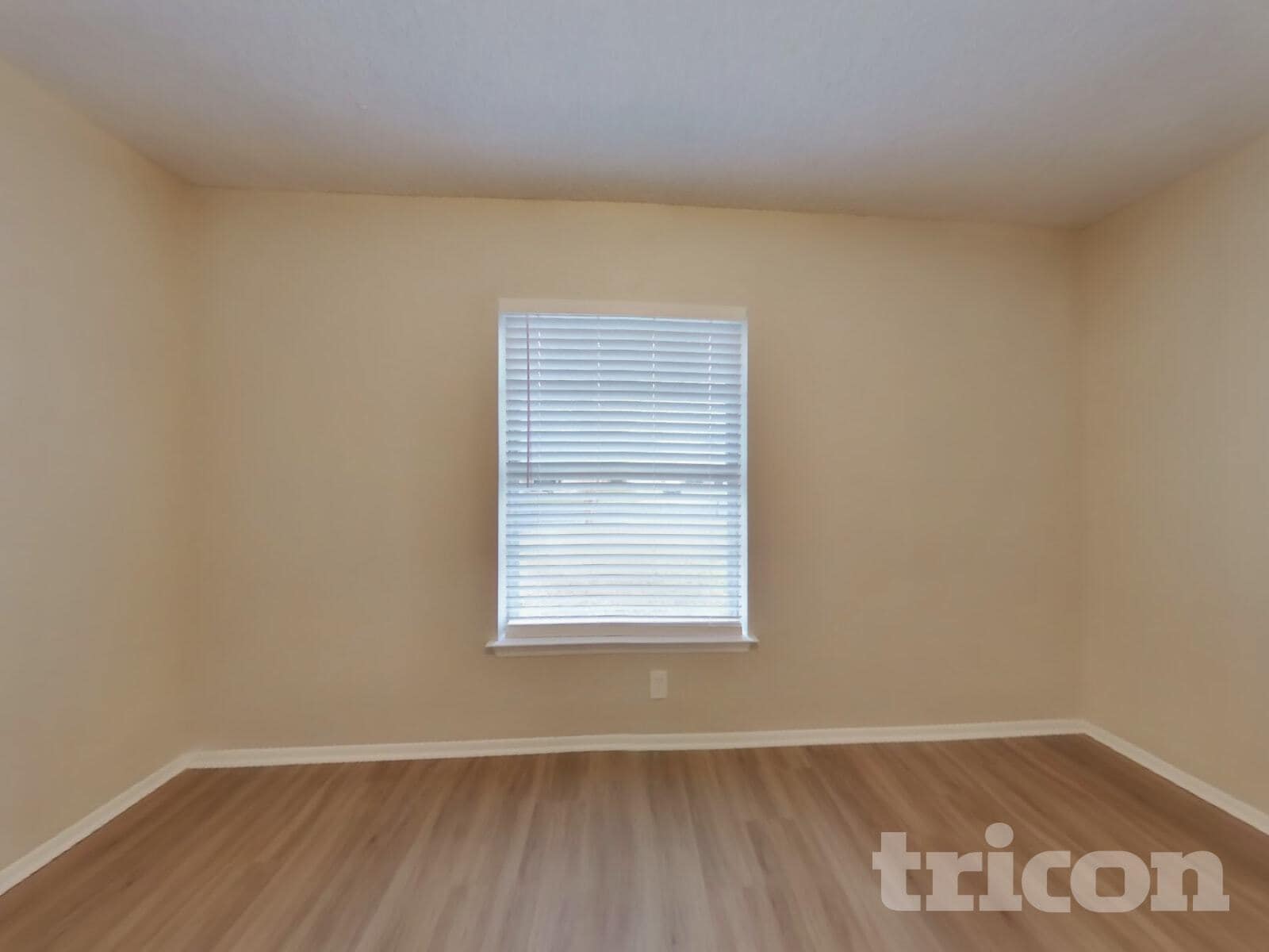 Building Photo - 7527 Ledgebrook Dr