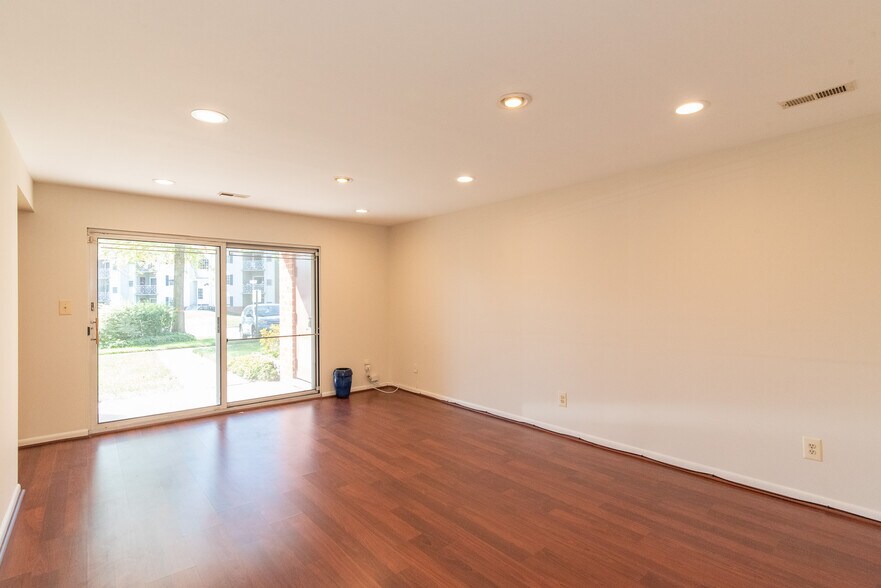Building Photo - 112 Castletown Rd