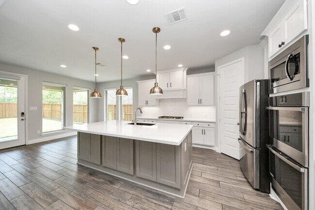 Building Photo - 28045 Woodland Bend Way