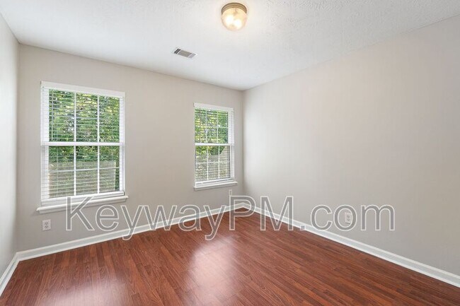 Building Photo - 845 Prairie Ln