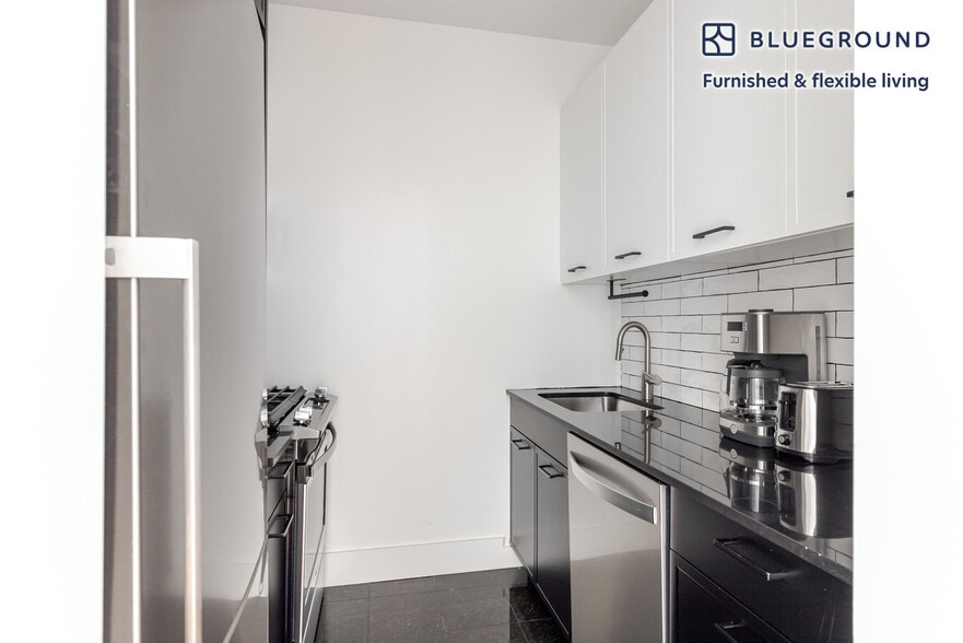 Building Photo - 63 Wall St