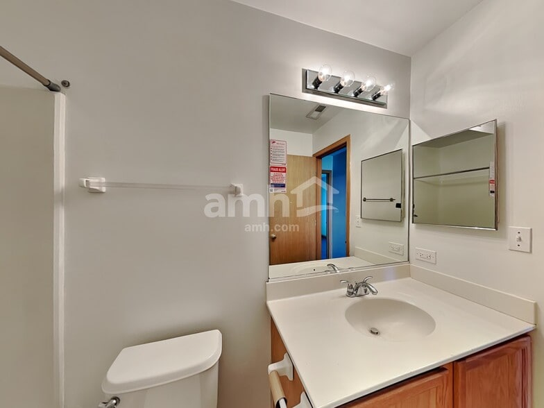 Building Photo - 250 Wedgewood Cir