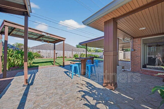 Building Photo - 23410 Stratsborough Dr