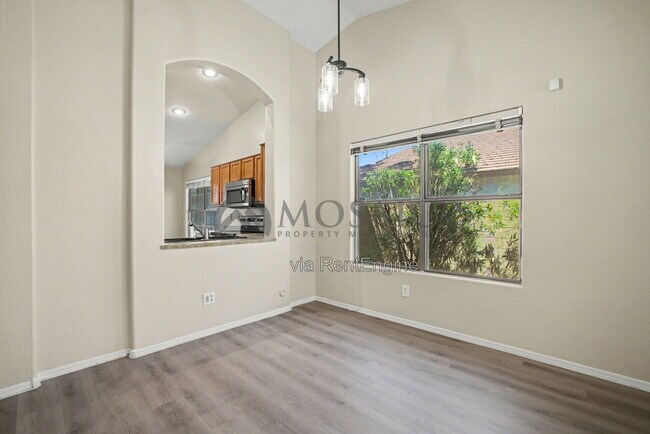 Building Photo - 2033 E Willow Wick Rd