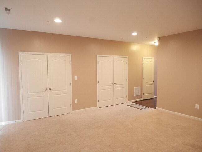 Building Photo - Large End-Unit Townhome- Owings Mills, MD