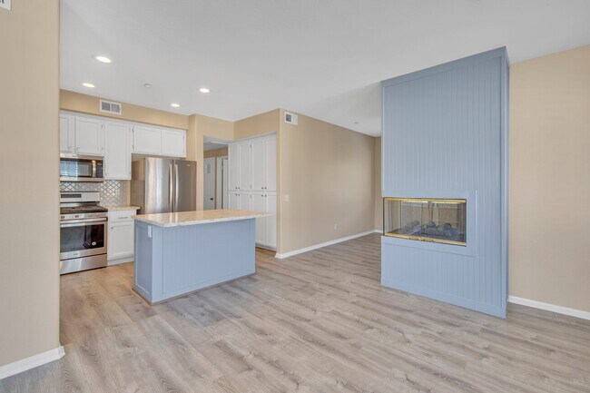 Building Photo - 3183 Dehesa Rd