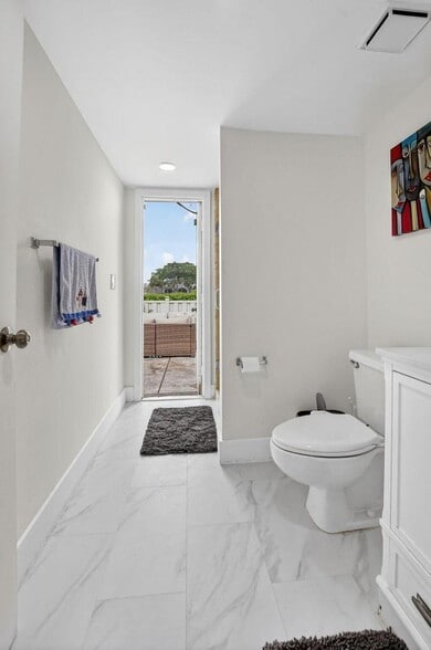 Building Photo - 9903 Boca Gardens Trl