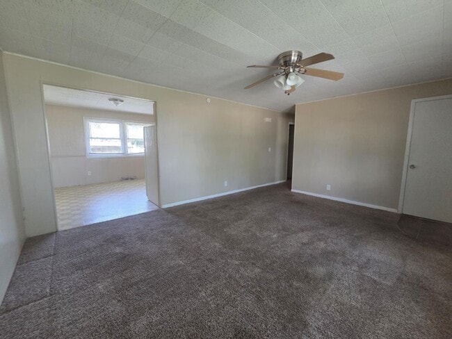 Building Photo - Single Family Home