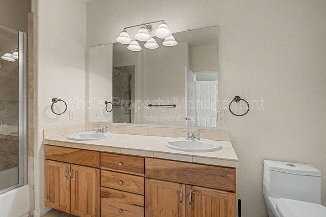 Building Photo - 133 Galapago St