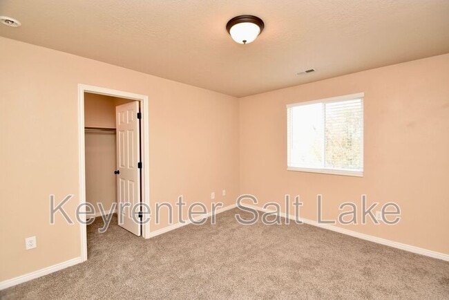 Building Photo - 1057 Cambria Drive