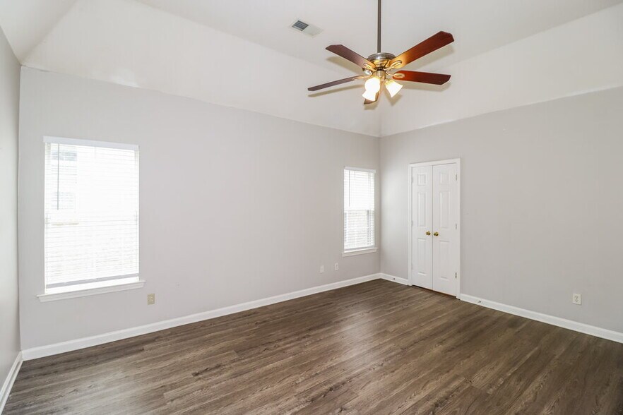 Building Photo - 7575 Glen Creek Ln