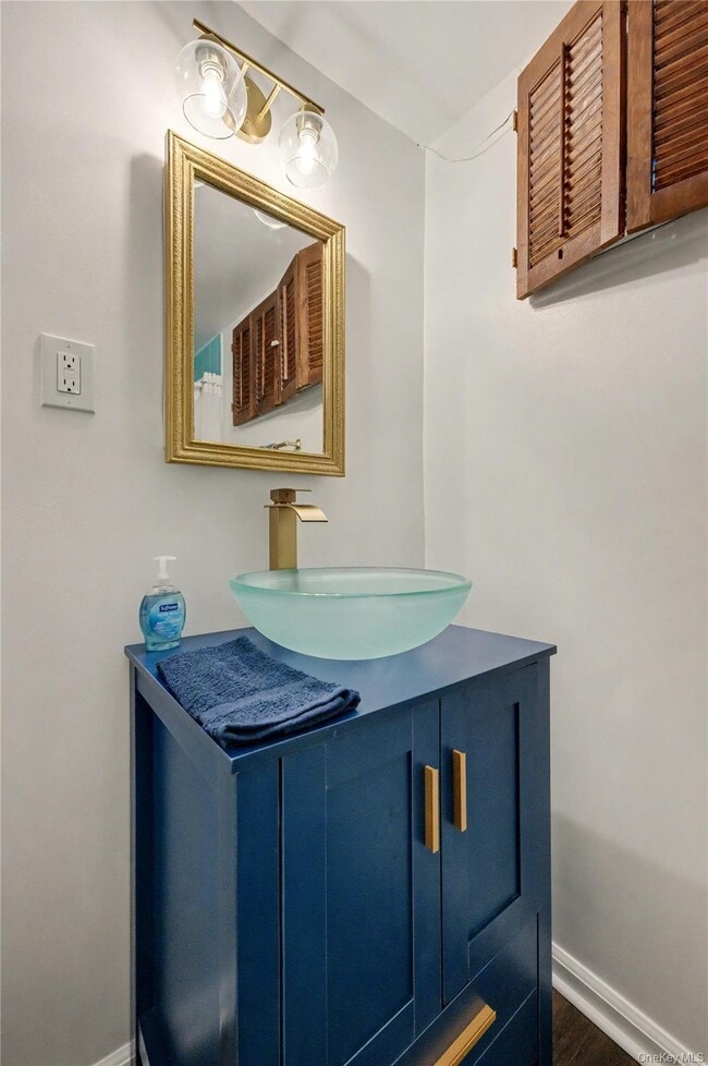 Building Photo - 38 Park Dr E