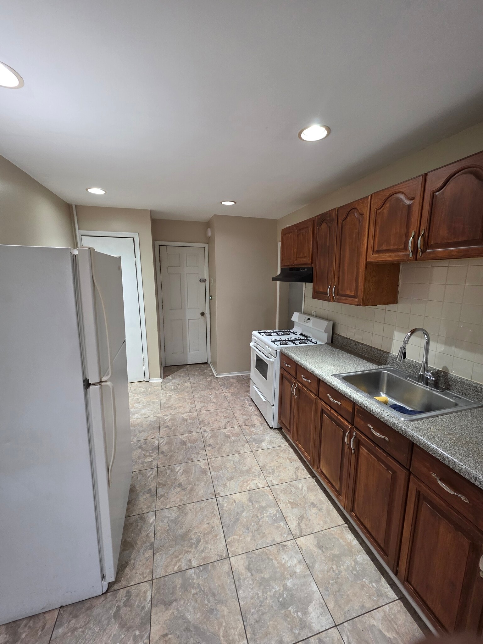 Kitchen - 17 Orient Ave
