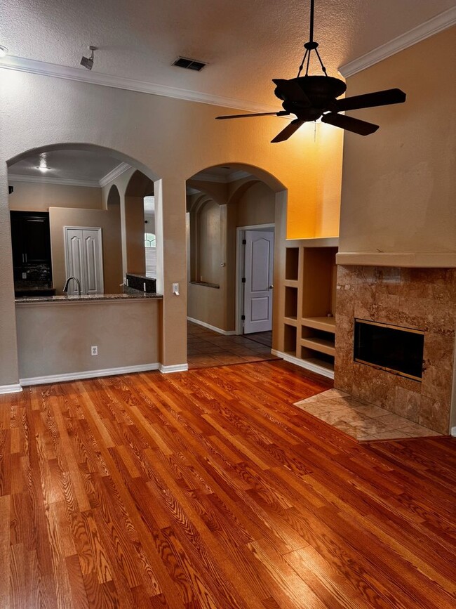 Building Photo - AVAILABLE NOW