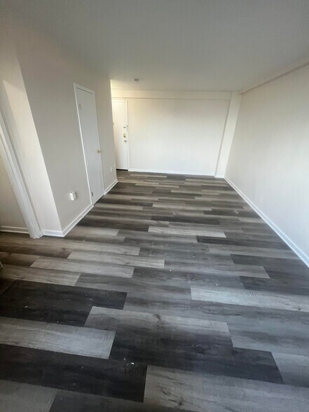 Building Photo - 11720 Edgewater Dr