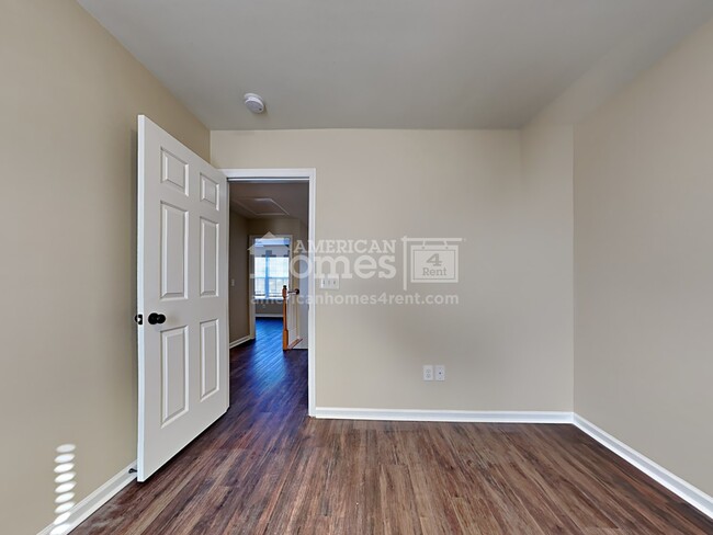 Building Photo - 157 Oak Bluff Road