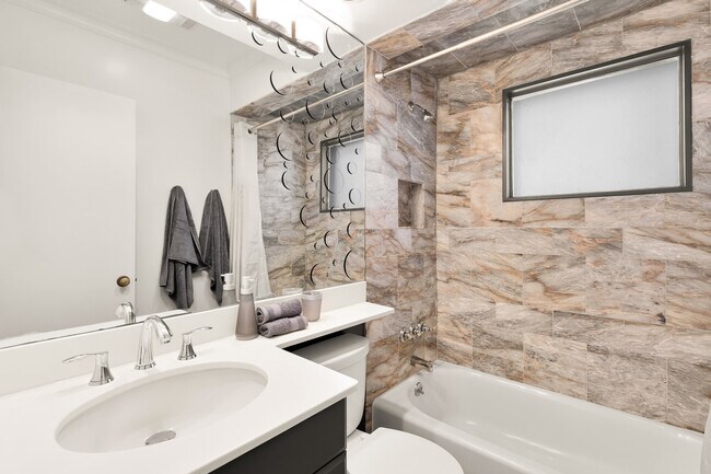 Building Photo - 1740 R St NW